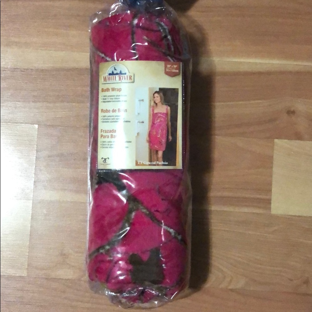Fleece Bath Wrap. Pink Camo. Bass Pro Shop. OS